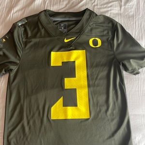 Men’s Size Medium Oregon Ducks Jersey (Nightmare Green)